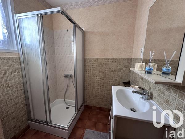 Maison traditionnelle 5 pièces de 118 m² à Treffiagat (29730)