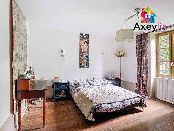 Charolles (71120) A VENDRE- CHAROLLES- MAISON FAMILIALE AVEC 5 GRANDES CHAMBRES ET JARDIN