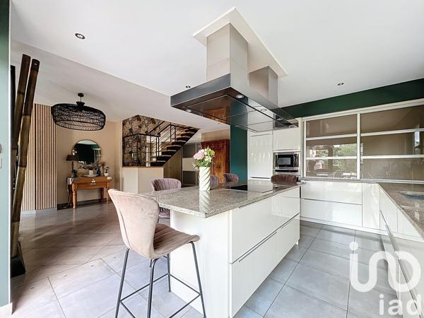 Maison à vendre 8 pièces 215 m² Laval