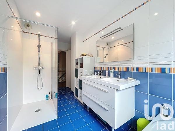 Maison à vendre 8 pièces 215 m² Laval