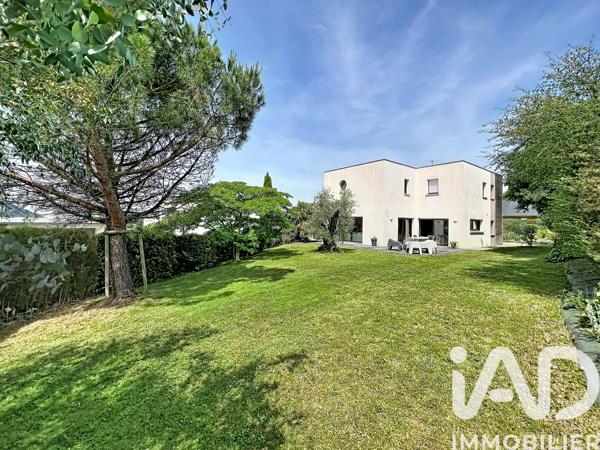 Maison à vendre 8 pièces 215 m² Laval