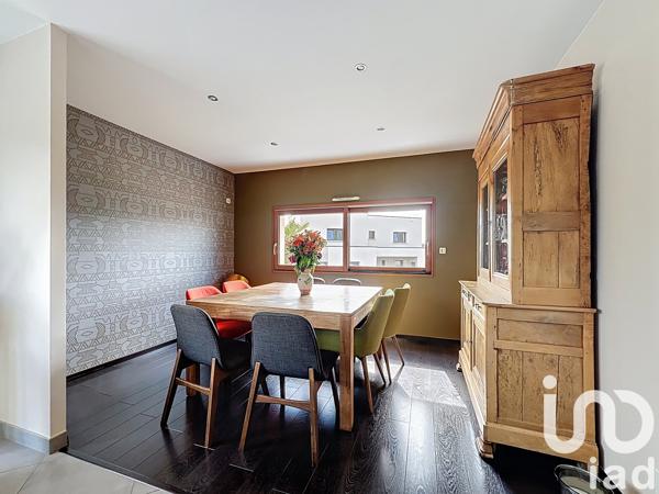 Maison à vendre 8 pièces 215 m² Laval