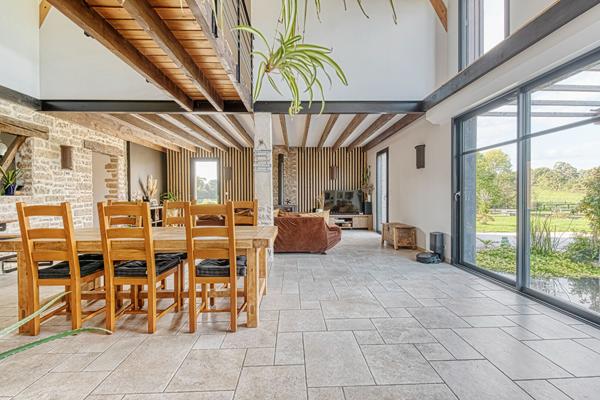 Propriété équestre et gîtes de charme à Saint Ouen des Toits (15 min de Laval)