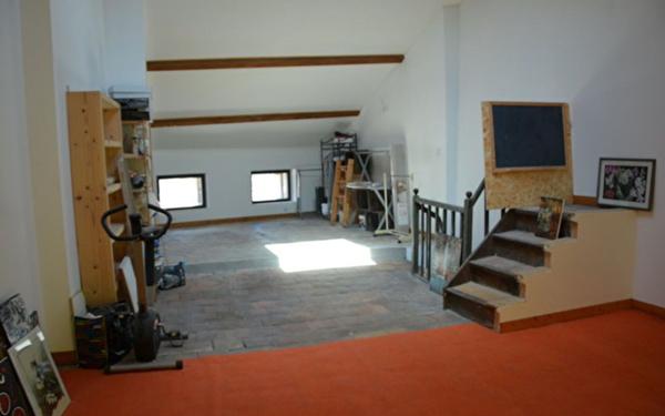 Maison à vendre    5 pièces •  Joyeuse