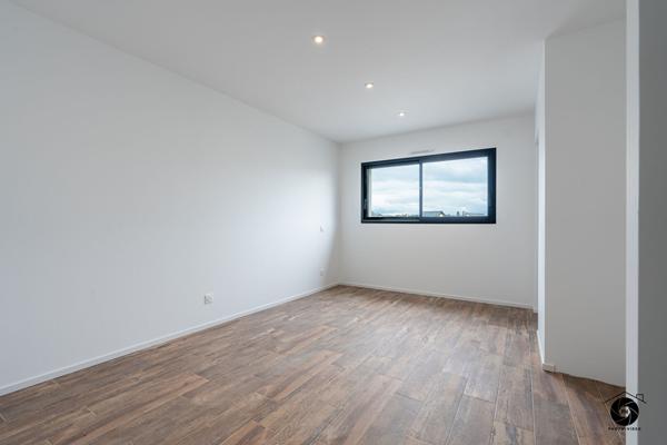 A VENDRE Maison contemporaine a vendre a Trelaze avec 4 chambres, garage et jardin !