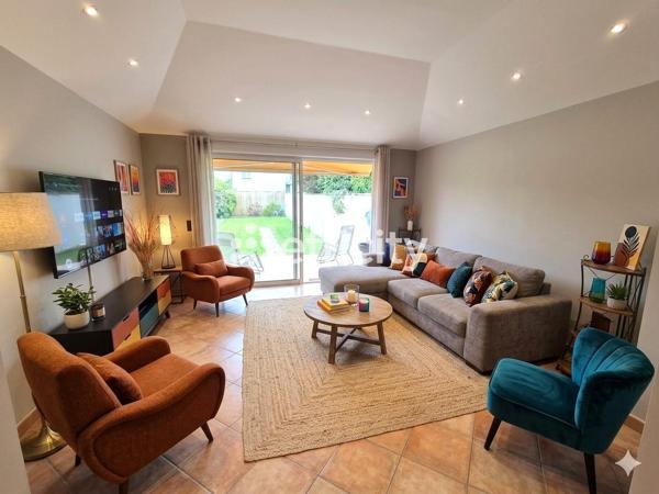 Maison
         5 pièces
        - 135 m² Bien prestige 750 000 € *