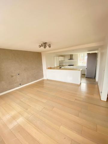 Roncq (59223) Immeuble Local commercial + appartement F5 en duplex