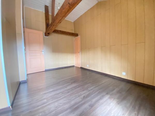Roncq (59223) Immeuble Local commercial + appartement F5 en duplex