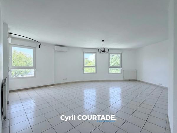 Nîmes, Dpt Gard (30), Appartement de 101 m² lumineux, entièrement rénové