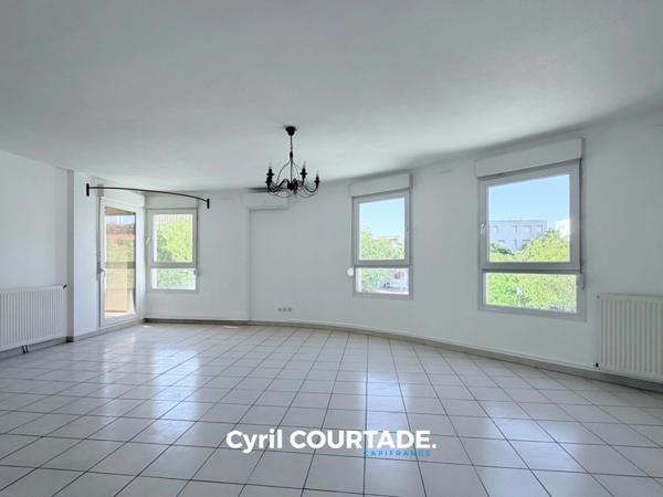 Nîmes, Dpt Gard (30), Appartement de 101 m² lumineux, entièrement rénové
