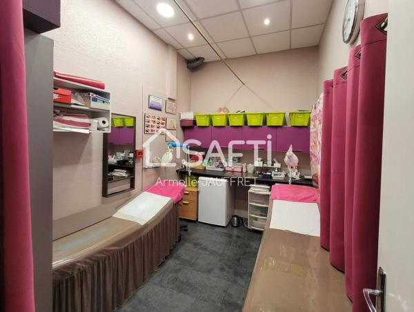 A deux pas de la porte de Paris local commercial