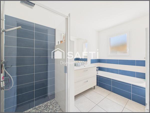 MAISON T6 AVEC PISCINE