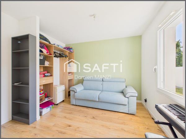 MAISON T6 AVEC PISCINE