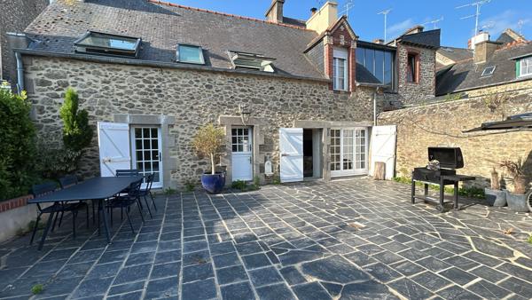 Dinard Saint-Énogat | Maison en pierre de caractère avec dépendance, à deux pas de la plage