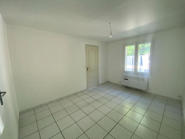 Appartement Corbeil Essonnes 2 pièce(s) 28.27 m2
