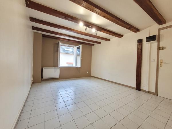 A vendre studio avec garage 