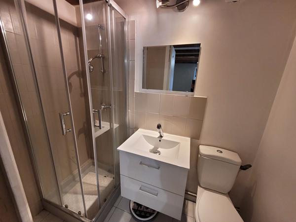 A vendre studio avec garage 