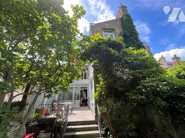 MAISON "ROSENDALIENNE" - 232 m2 habitables - 4 chambres (possibilité 5) - 2 salles de bains - j...