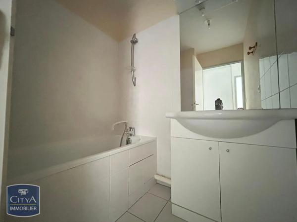 Appartement à louer 2 pièces 47.77m² Bagnères-de-Bigorre (65200)