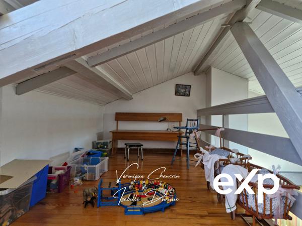 Propriété familiale au vert avec piscine et accès facile à lyon