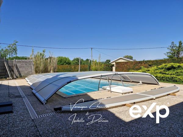 Propriété familiale au vert avec piscine et accès facile à lyon