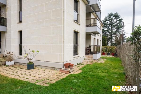Appartement - Rez de jardin - Petit parc - Terrasse €650 000 ** - Référence 4476