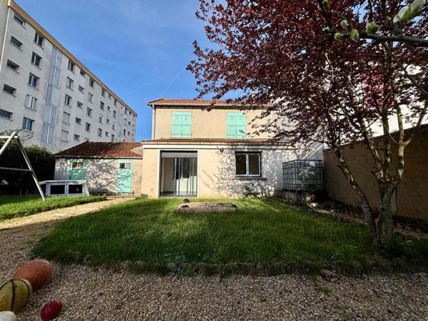 Maison Nevers 5 pièce(s) 89.87 m2 - 3 chambres - jardin