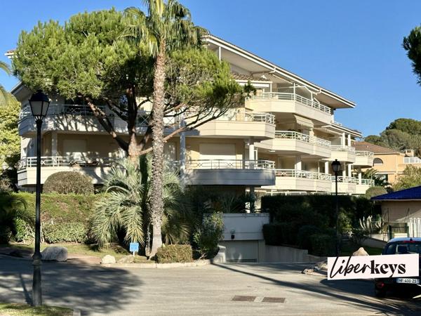 Saint-Raphaël - Appartement de prestige au coeur du quartier recherché de Boulouris et à 350 m à pied de la mer.