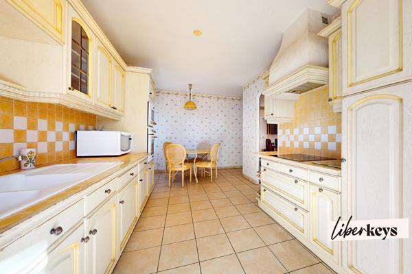 Saint-Raphaël - Appartement de prestige au coeur du quartier recherché de Boulouris et à 350 m à pied de la mer.