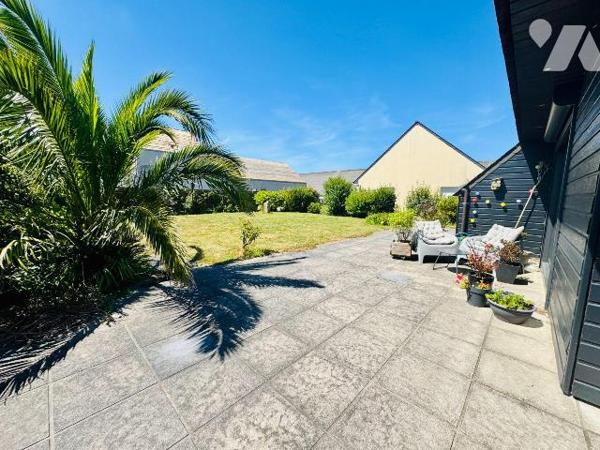 Idéalement placée en plein c?ur du bourg de LANNILIS, jolie construction en ossature bois de 20...