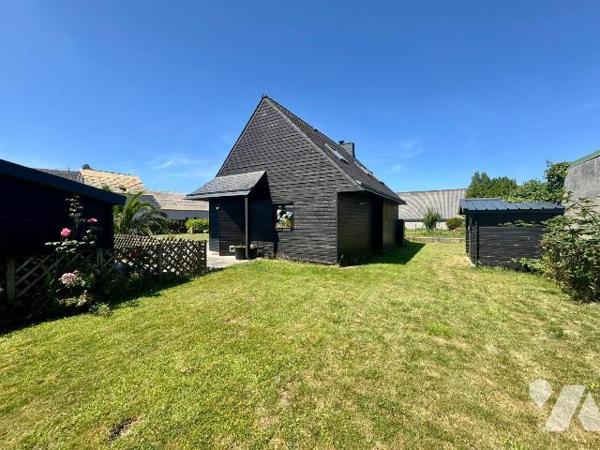 Idéalement placée en plein c?ur du bourg de LANNILIS, jolie construction en ossature bois de 20...