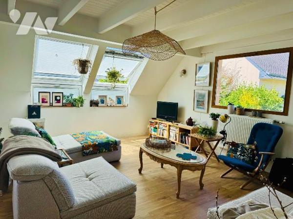 Idéalement placée en plein c?ur du bourg de LANNILIS, jolie construction en ossature bois de 20...