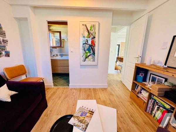 Idéalement placée en plein c?ur du bourg de LANNILIS, jolie construction en ossature bois de 20...