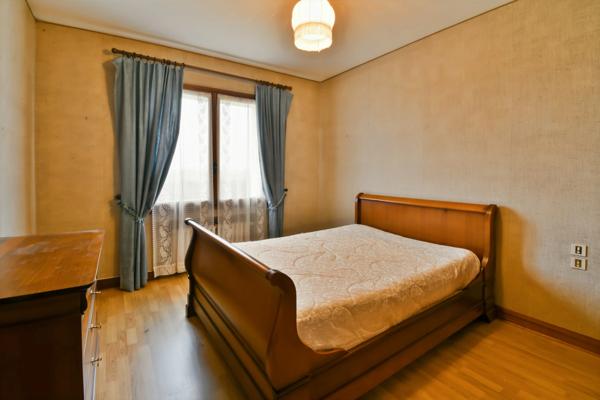 Maison à vendre 10 pièces proche de TONNAY CHARENTE (17)-320 m² habitables-garage- jardin 5 500 m².