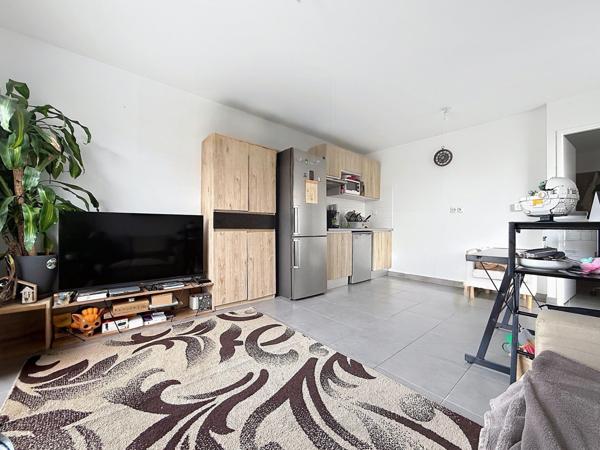 T2 lumineux avec balcon et parking – Résidence récente à Nantes