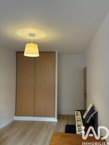 Maison à vendre 5 pièces 129,7 m² Saint-Saturnin-lès-Avignon