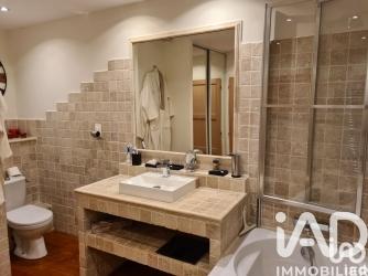 Maison à vendre 5 pièces 129,7 m² Saint-Saturnin-lès-Avignon