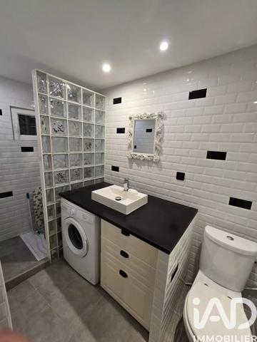 Maison à vendre 5 pièces 129,7 m² Saint-Saturnin-lès-Avignon