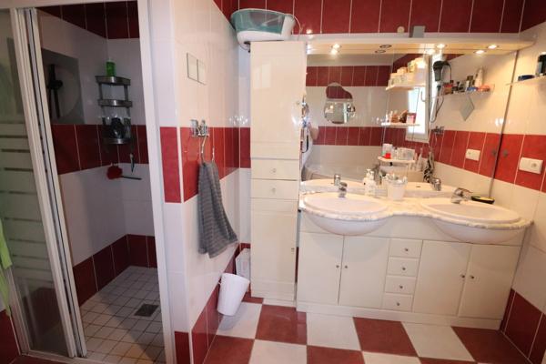 Maison traditionnelle à vendre 7 pièces MATHA (17)