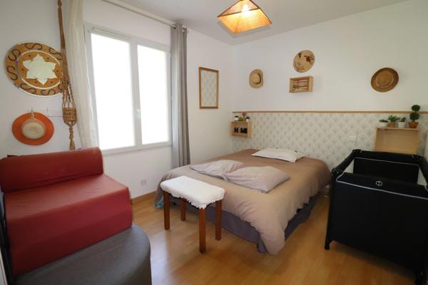 Maison traditionnelle à vendre 7 pièces MATHA (17)