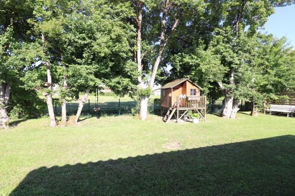 Maison traditionnelle à vendre 7 pièces MATHA (17)