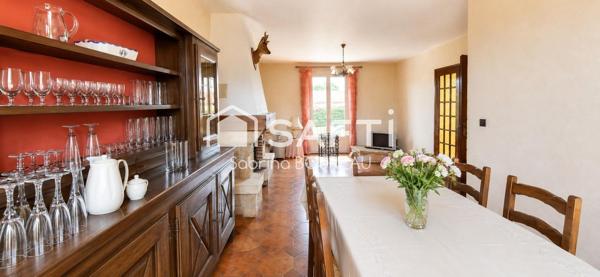 Maison familiale avec jardin à Échiré