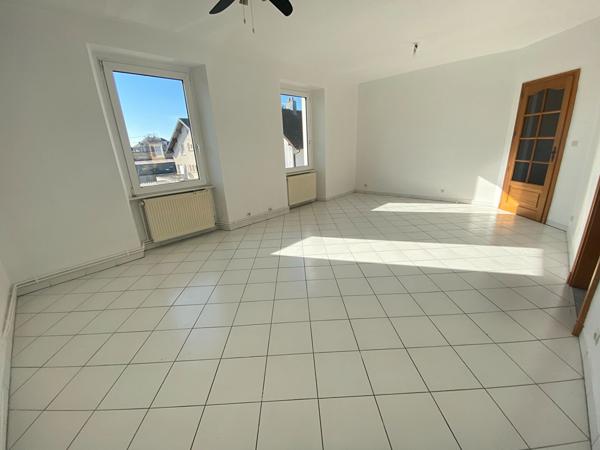 Appartement F3 (58 m²)   à vendre à CERNAY   avec GRENIER + CAVE et jardin en commun