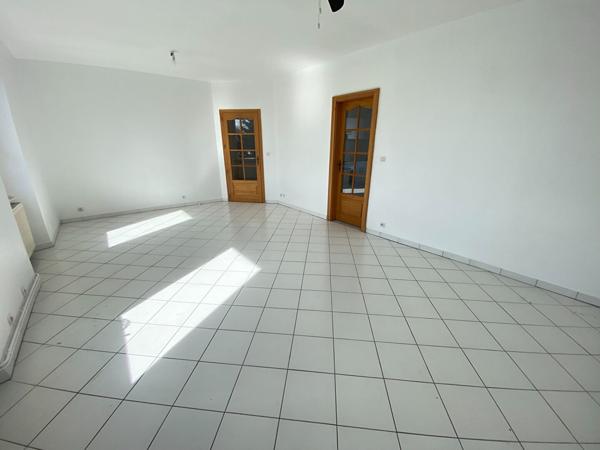 Appartement F3 (58 m²)   à vendre à CERNAY   avec GRENIER + CAVE et jardin en commun