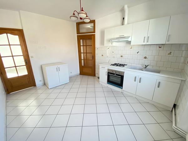 Appartement F3 (58 m²)   à vendre à CERNAY   avec GRENIER + CAVE et jardin en commun