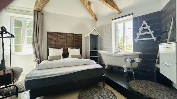 Maison
         4 pièces
        - 96 m² Bien prestige 582 750 € *