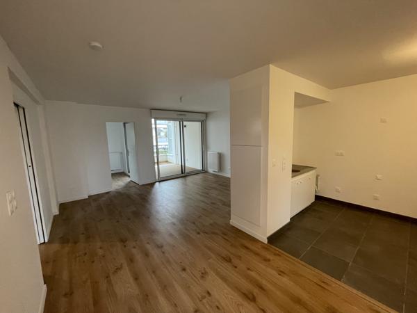 Appartement T3 Traversant avec Extérieur et Parking - 33200 Bordeaux