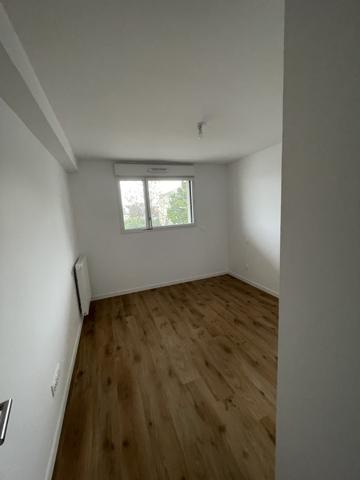 Appartement T3 Traversant avec Extérieur et Parking - 33200 Bordeaux