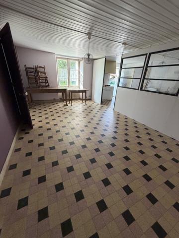 Maison de village
                                                                                                                                                                                                                                                                                                                        5 pièce(s)                                                                                                                                                                                                          2 chambre(s)                                                                                                                                                                                                          96.13  m²