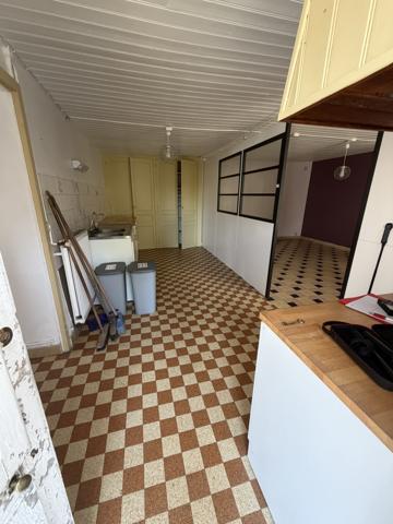 Maison de village
                                                                                                                                                                                                                                                                                                                        5 pièce(s)                                                                                                                                                                                                          2 chambre(s)                                                                                                                                                                                                          96.13  m²